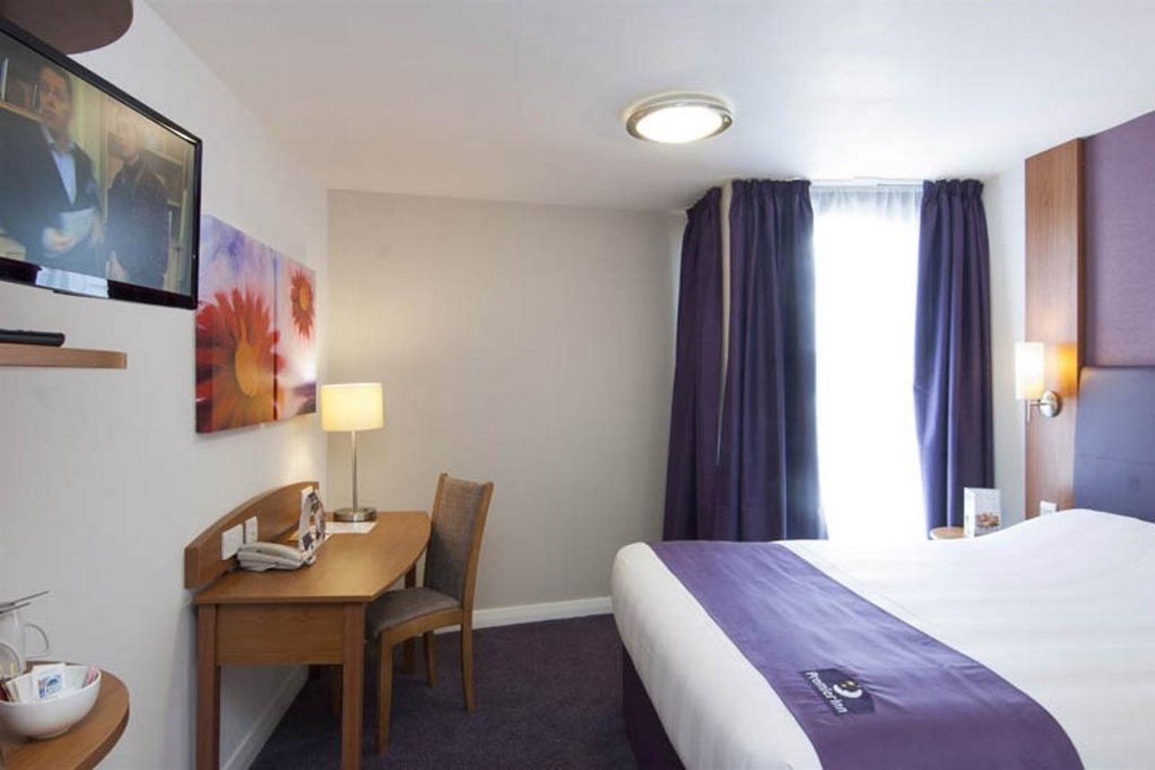 Premier Stratford Hotel